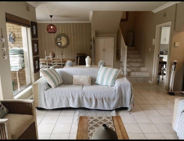 3 BEDROOM DUPLEX RENTED IN UMHLANGA CENTRAL